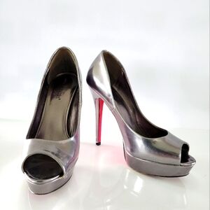 Shoe Dazzle Platform Metallic Silver peep toe Heels - Size 8